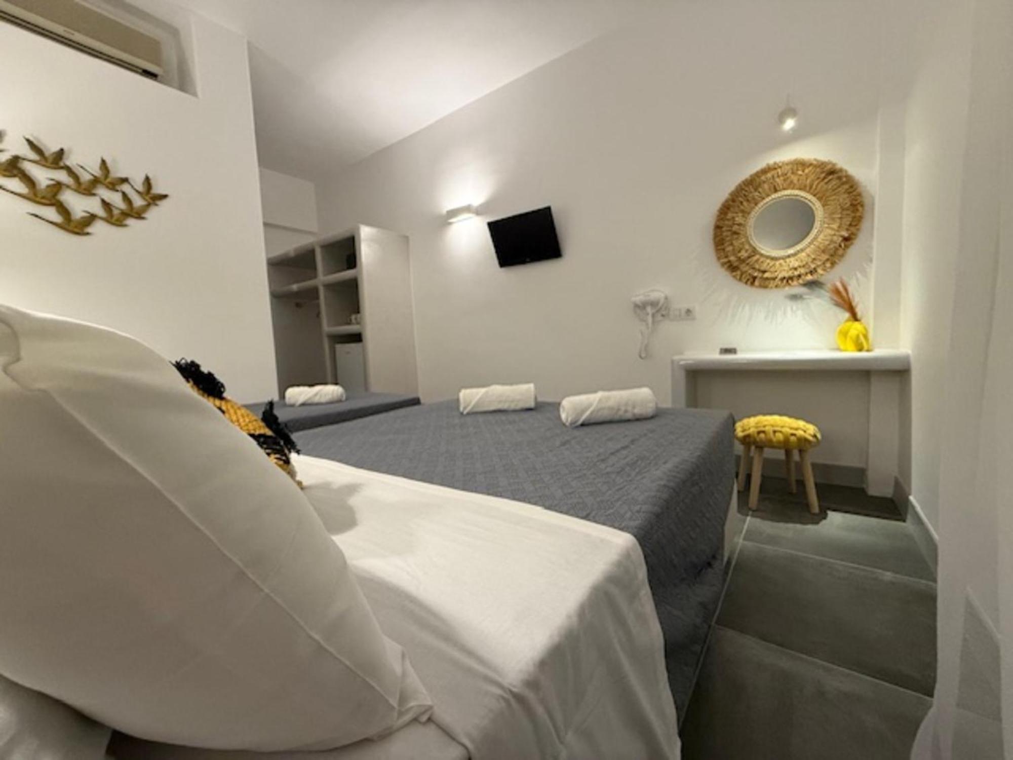 Dilion Hotel Parikia  Bagian luar foto