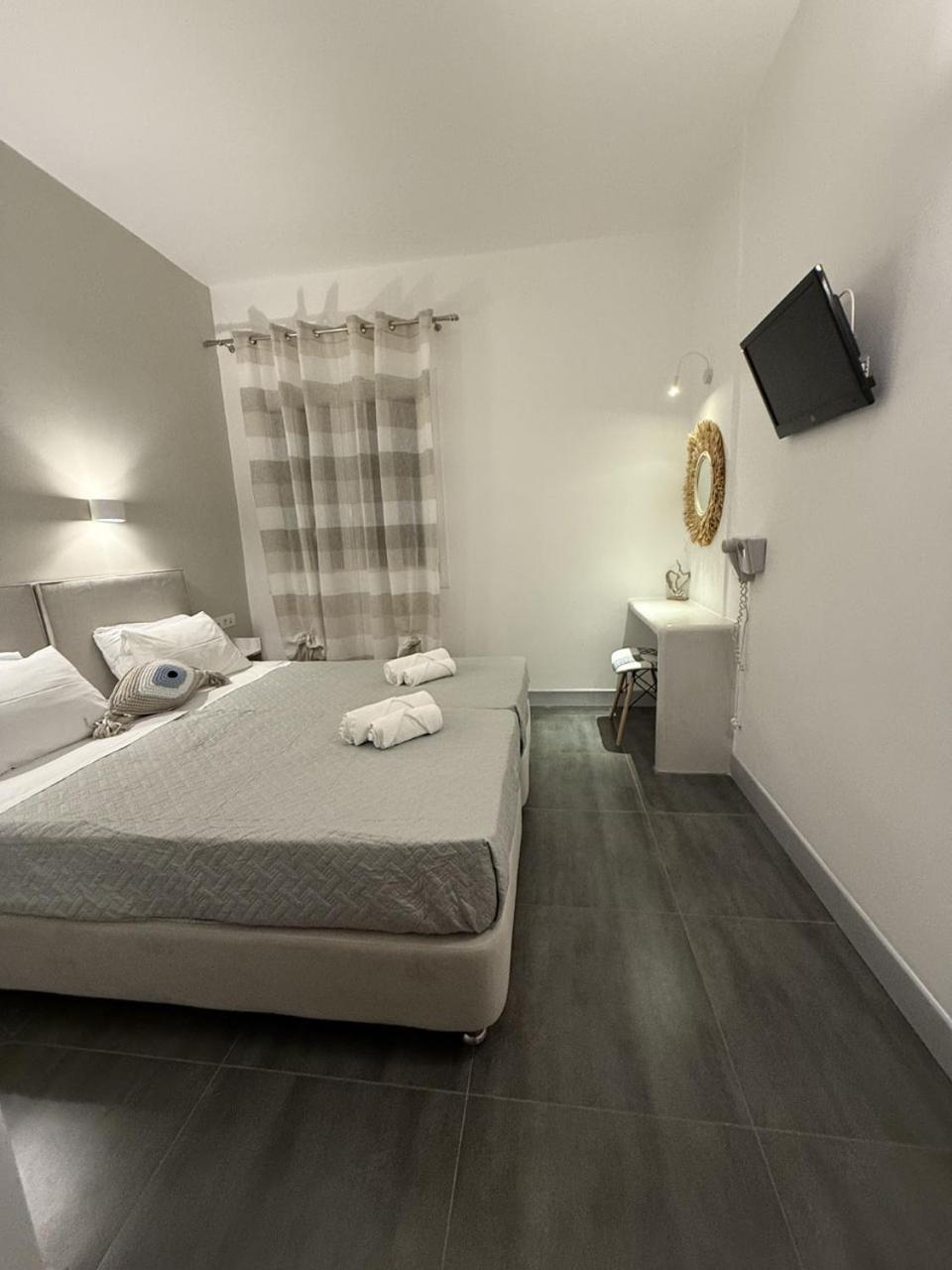 Dilion Hotel Parikia  Bagian luar foto